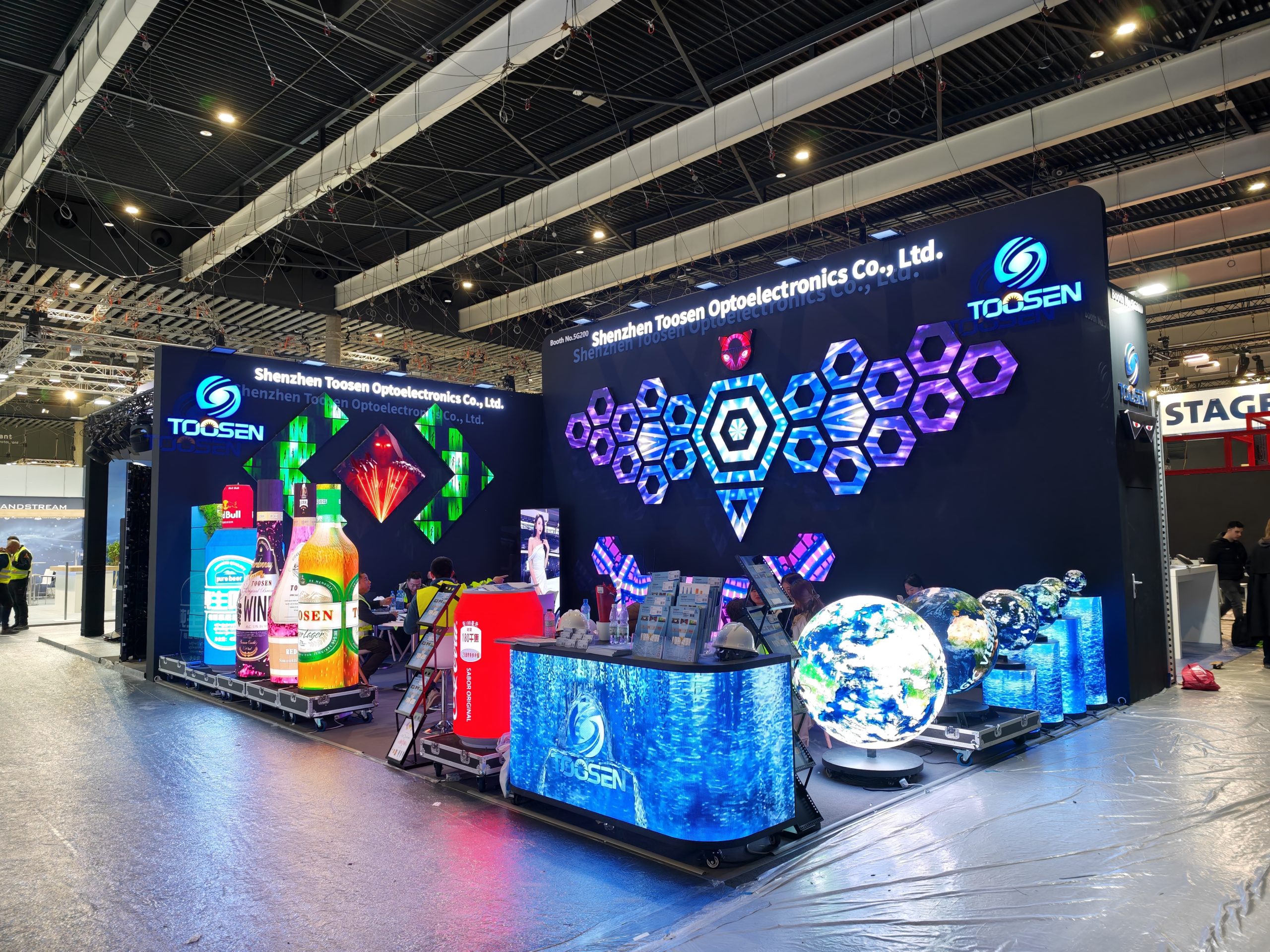 Toosen Showcases Creative Shaped LED Screens at ISE 2026