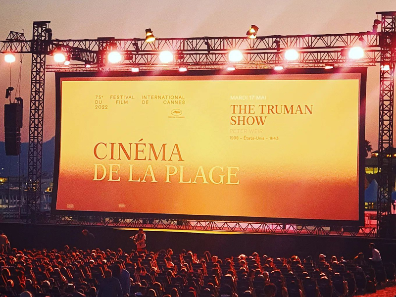 Immersive vs Traditional LED Displays