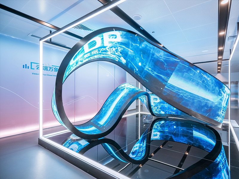 Ring-Shaped LED Display Solutions for Art Galle