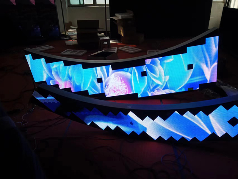 How to Handle LED Screen Corners for Seamless S