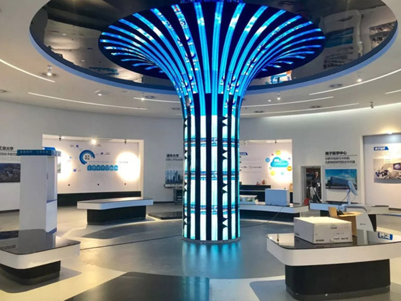 How Cylindrical LED Displays Improve the Subway 